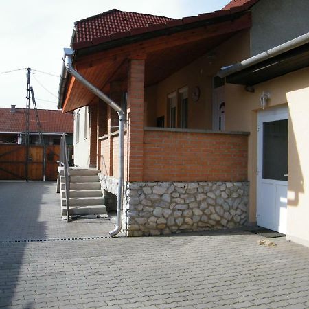 Pál utcai Apartman Miskolc Exterior foto