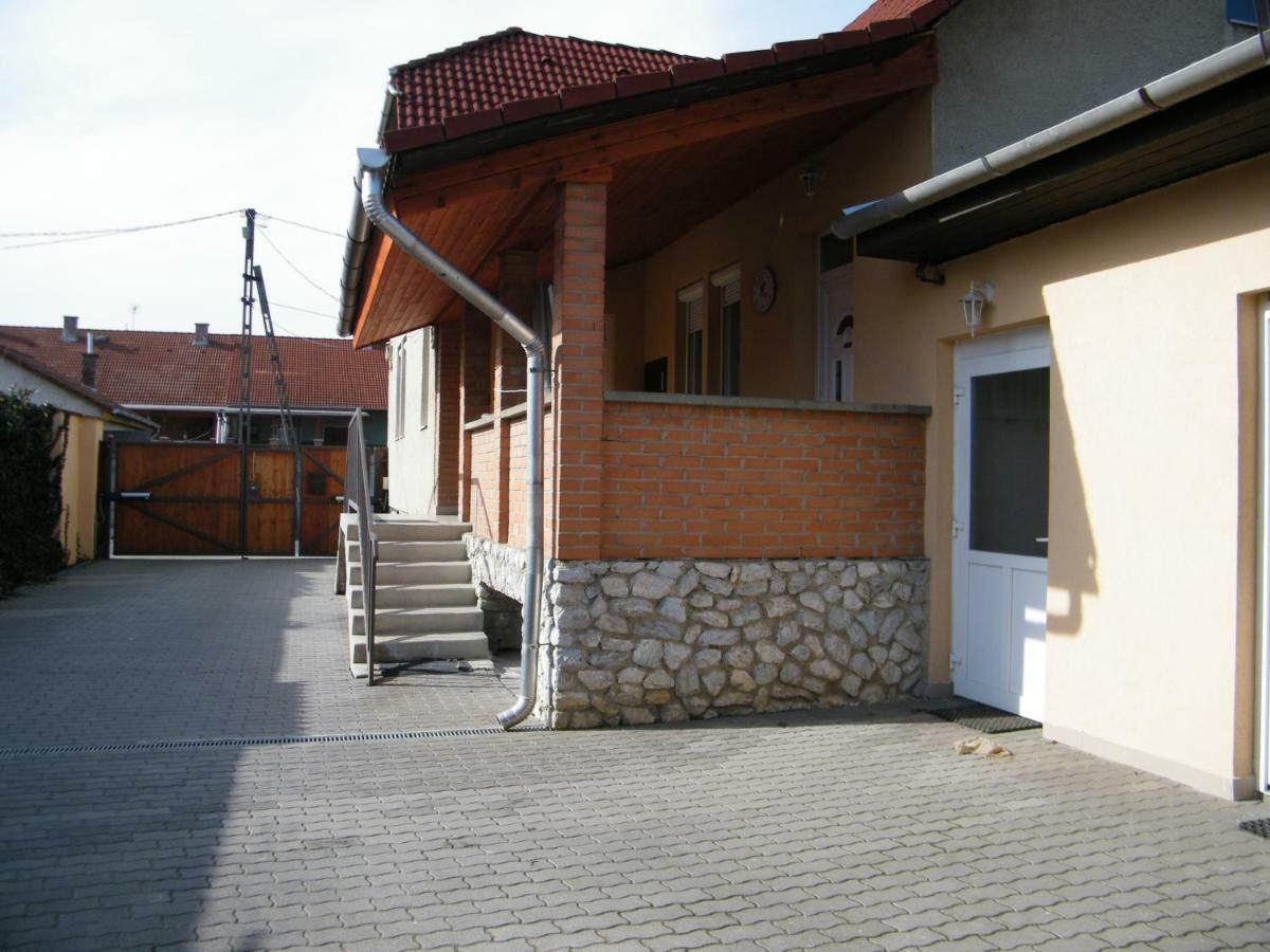 Pál utcai Apartman Miskolc Exterior foto