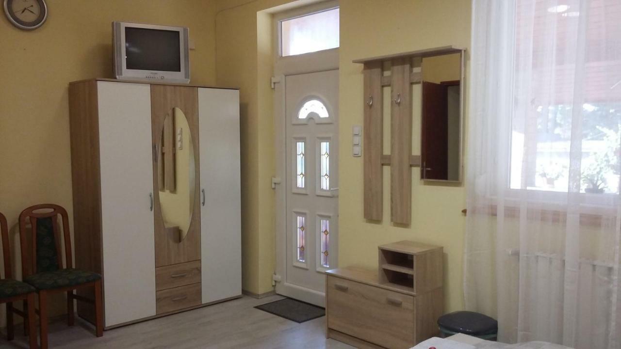 Pál utcai Apartman Miskolc Exterior foto